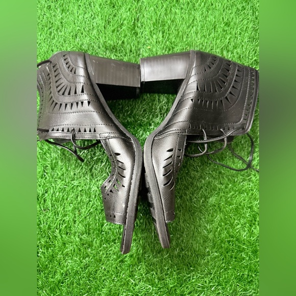 Black Cutout Ankle Boots Size 12 - Picture 1 of 6